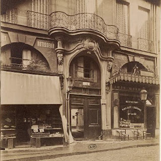Balcon sur voussure du 151bis rue Saint-Jacques à Paris vers 1900, photo de Atget