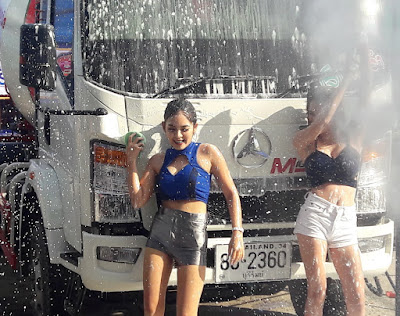 Buriram Concrete Truck Hand Wash Job Female attendants