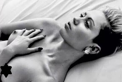 Miley Cyrus partilha foto em topless