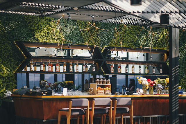 As soon as i entered the room essay 08 picture