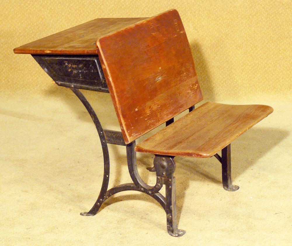 Alice News Mr Moulthrop S Marvelous Movable Chair
