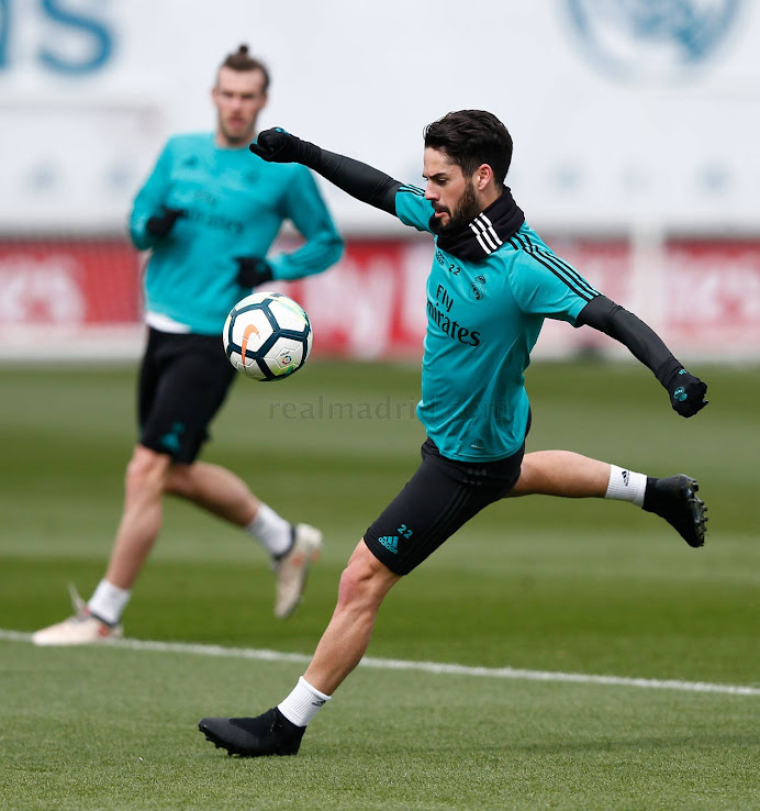 consultor Subtropical Entretener Isco Trains in Blackout Nike FTR10 Boots - Footy Headlines