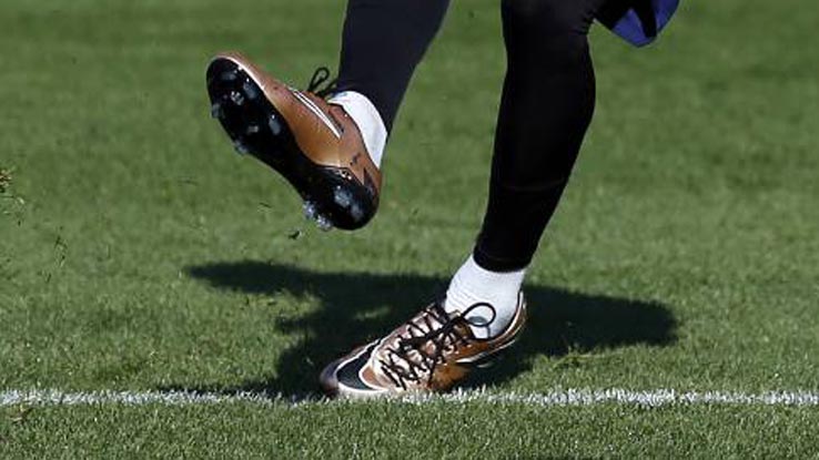 nike air bronze football boots