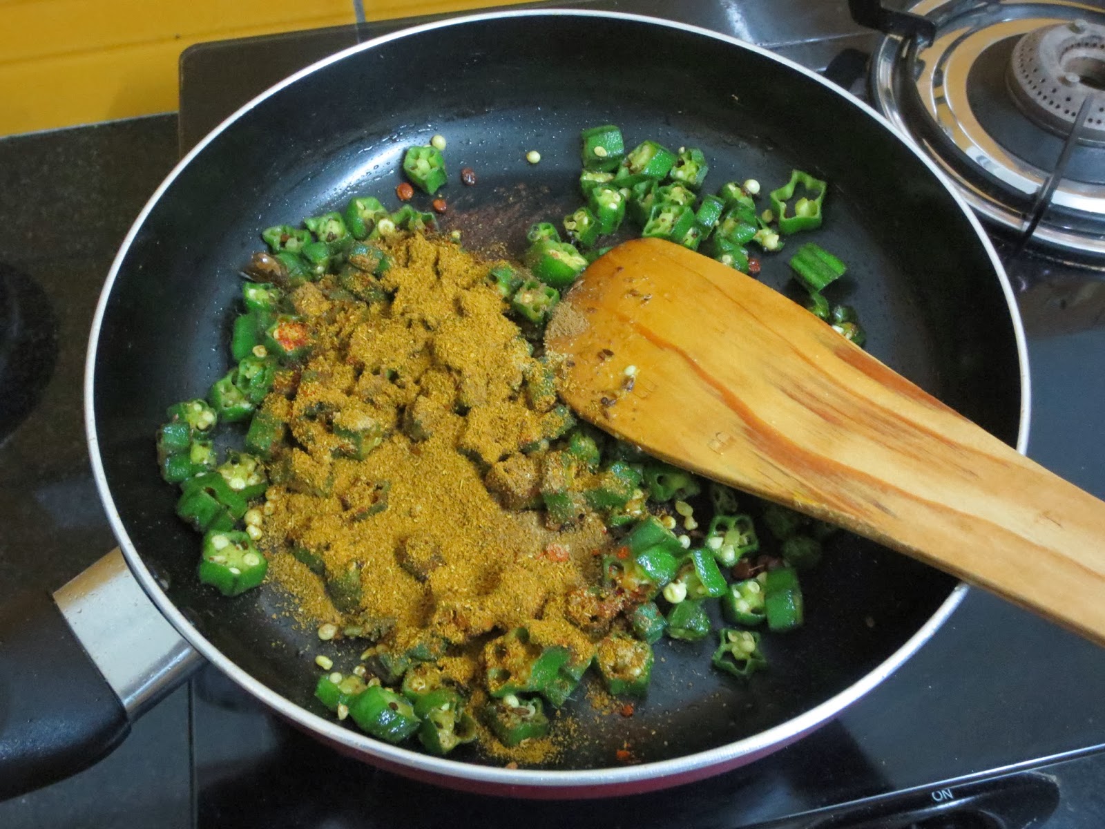 Dry Okra curry / Dry bhindi curry Enjoy cooking