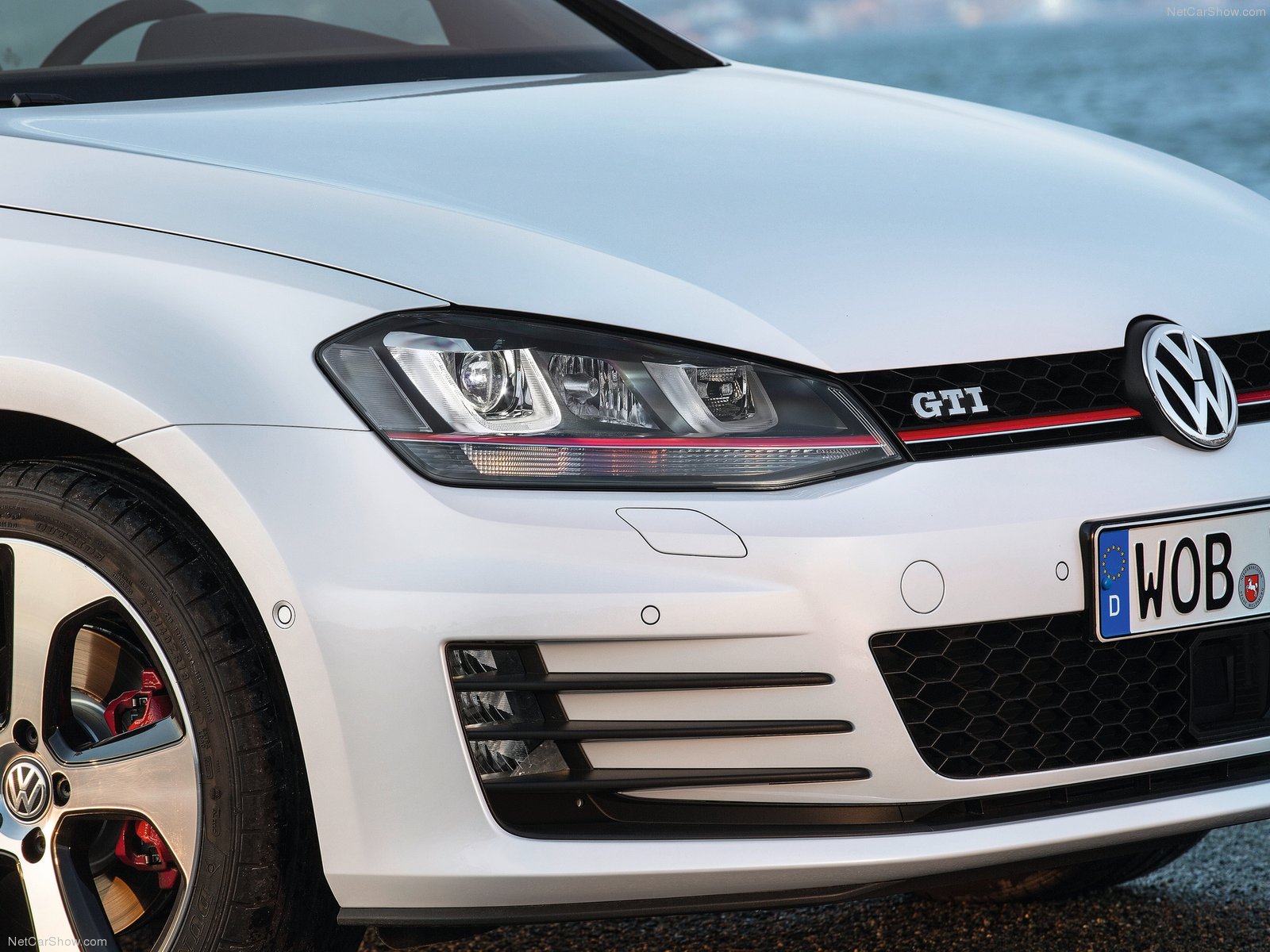 2014 Volkswagen Golf Gti Review Spec Release Date Picture And Price
