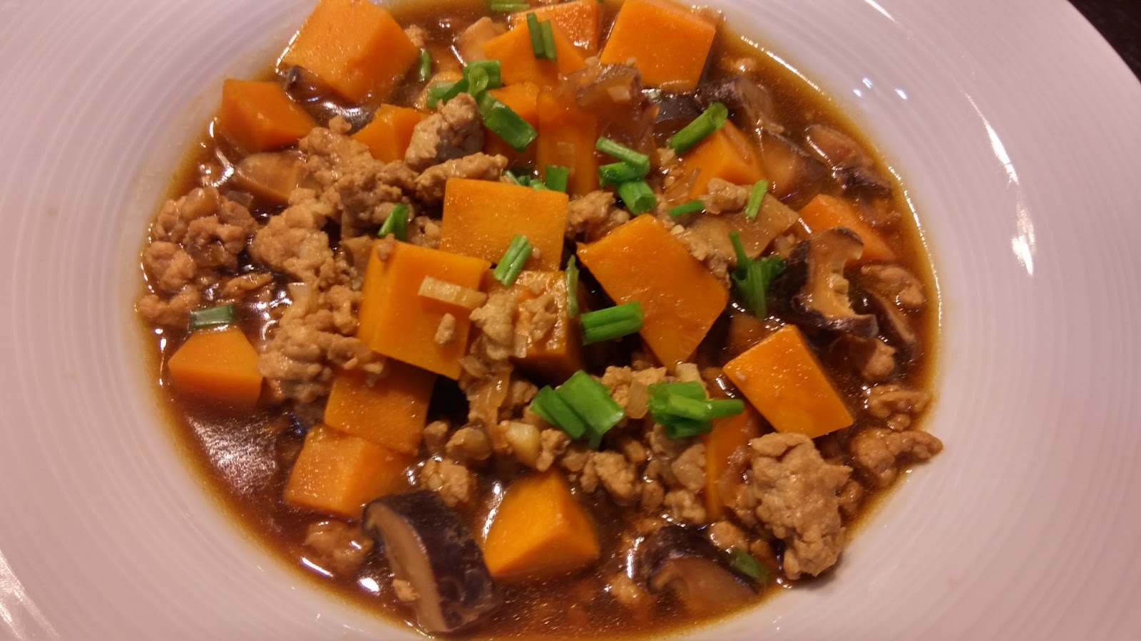 Food experiments my tiny kitchen Stir fry minced meat and pumpkin