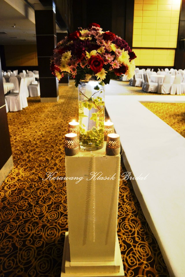 Kerawang Klasik: Dekorasi Meja Pengantin dan Hiasan Dewan untuk Majlis