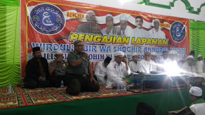 TINGKATKAN KEIMANAN SAMBIREJO GELAR PENGAJIAN SELAPANAN