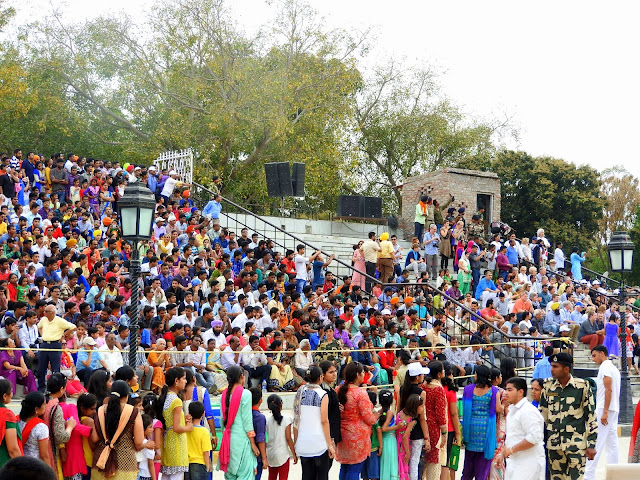 The throngs at Wagah | Punjab (April 2016) The throngs at Wagah | Punjab (April 2016)