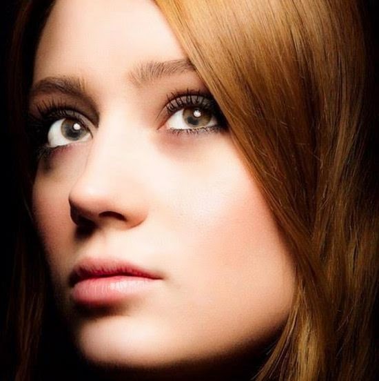صور الممثلة التركية جيزيم كاراجا Gizem Karaca ملكة جمال العالم