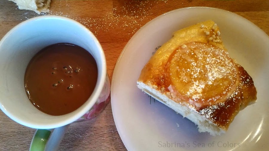 Roscón_de_Reyes_relleno_con_mazapán 