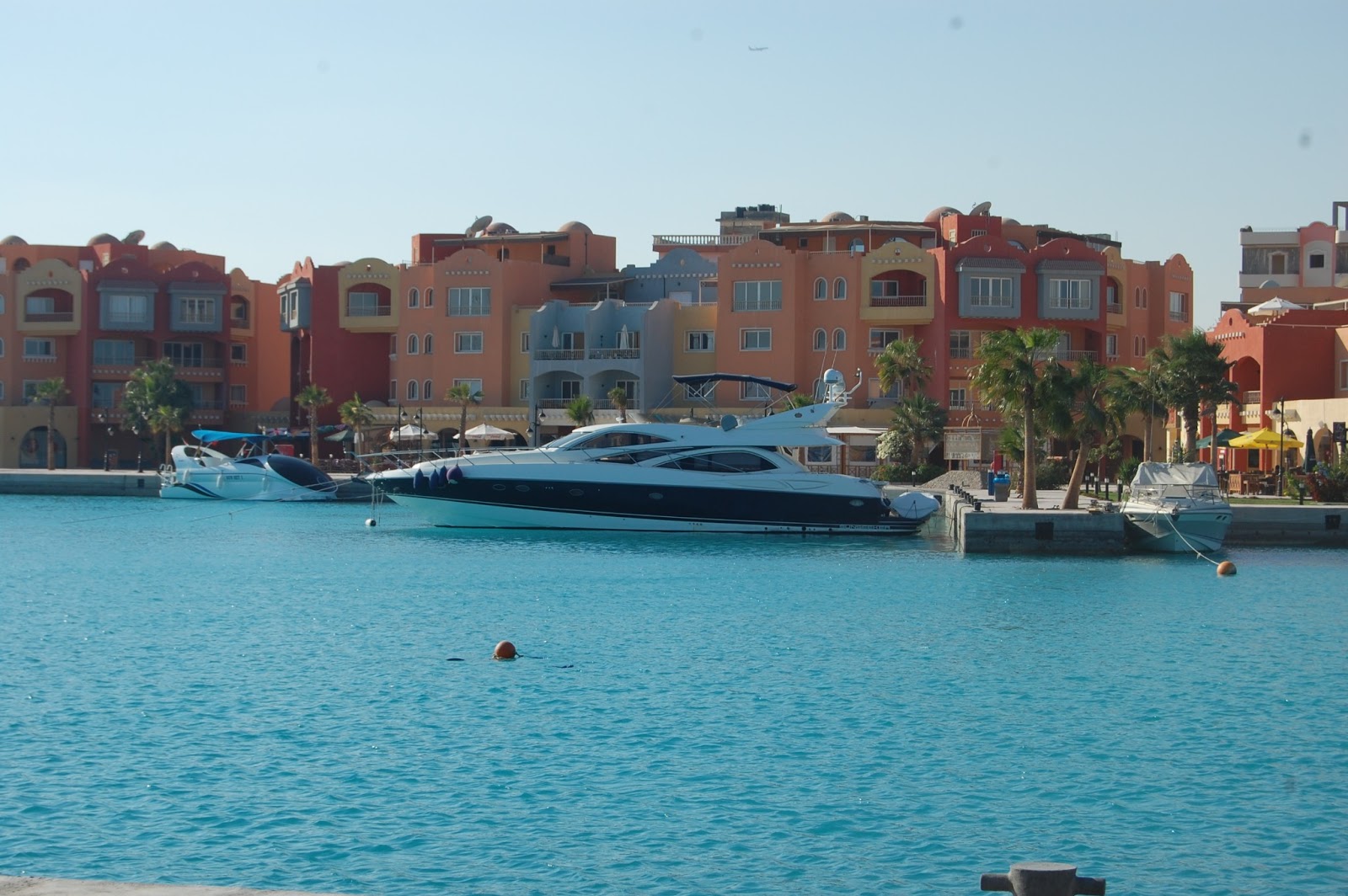Египет апрель на двоих. Marina Hurghada набережная. Marina Хургада район.