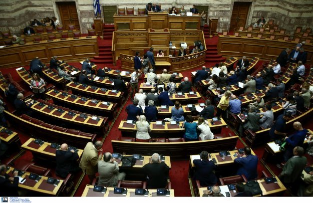 Ερώτηση 57 βουλευτών του ΣΥΡΙΖΑ για επιθέσεις σε βάρος προσφύγων και μεταναστών