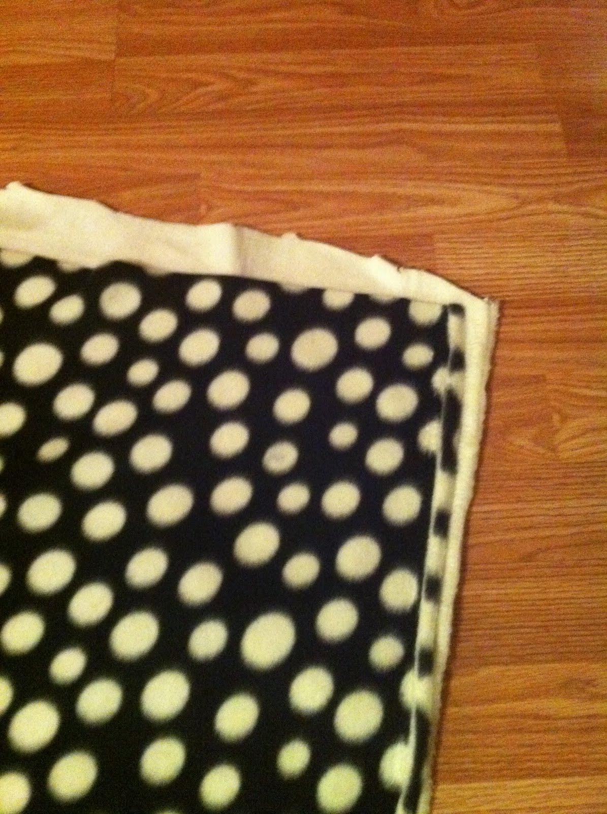 Nest and Nibble Easy NoSew Fleece Tie Blanket Tutorial