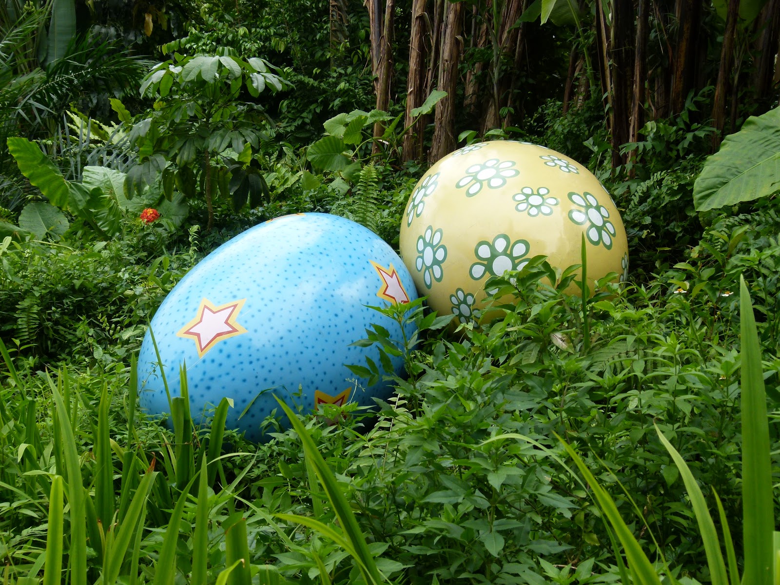 Huge designed eggs in a garden free picture for commercial use 1 million free pictures