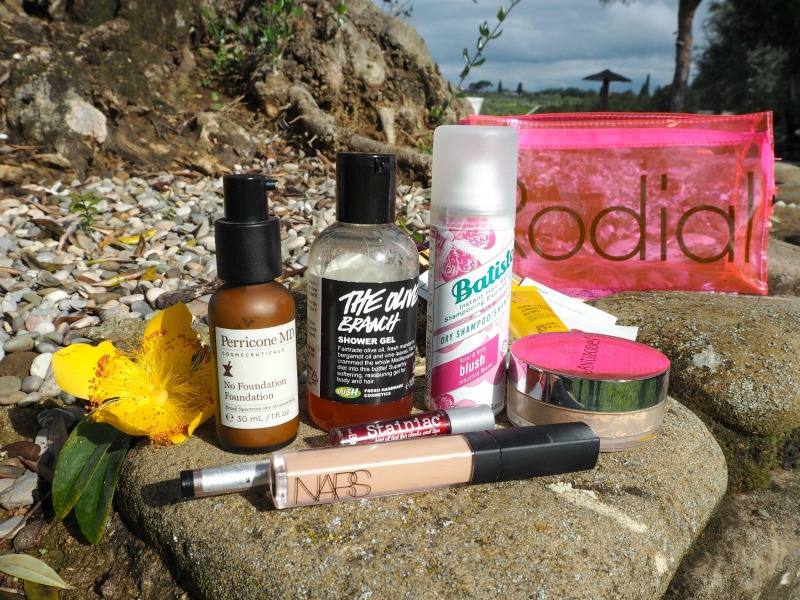 Travel Beauty | Holiday Must-Haves. - Laura Louise Makeup + Beauty