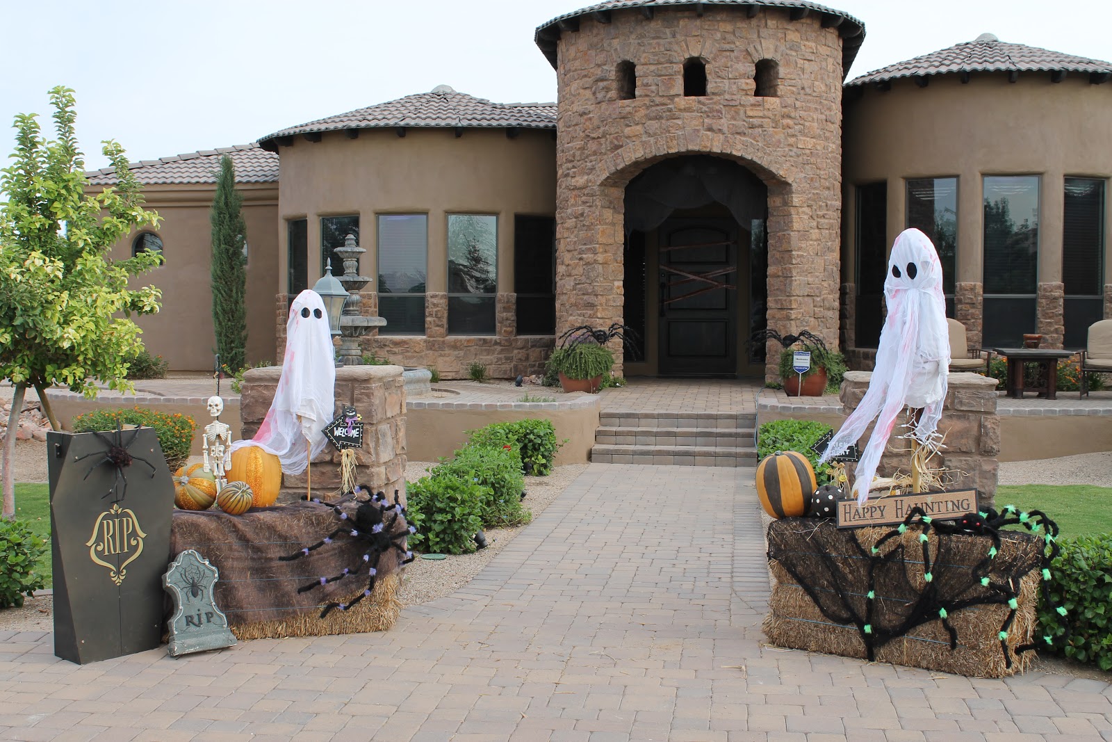 Extreme Domestication: Halloween Yard Display