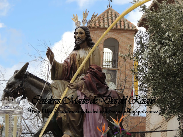 Domingo de Ramos Valdepeñas. Salida de la Borriquita y Virgen de la Soledad Domingo de Ramos Valdepeñas. Salida de la Borriquita y Virgen de la Soledad