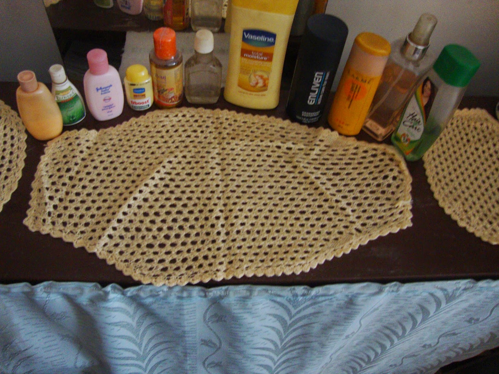 Knitting,Crochet and Embroidery Knitted dressing table set