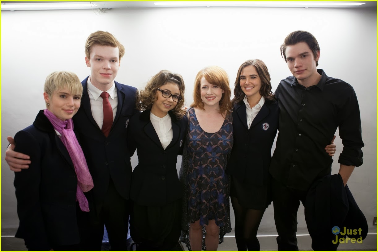 Vampire Academy Source : Cast and Crew