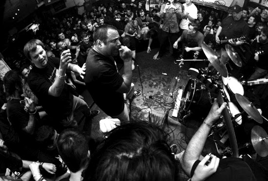 GRITANDO KAOS! INFEST