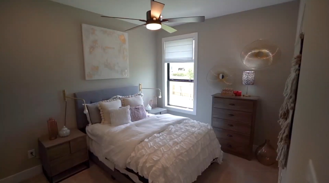 Tour 2623 Oakland Park Dr, Conroe, TX vs. 14 Interior Design Photos