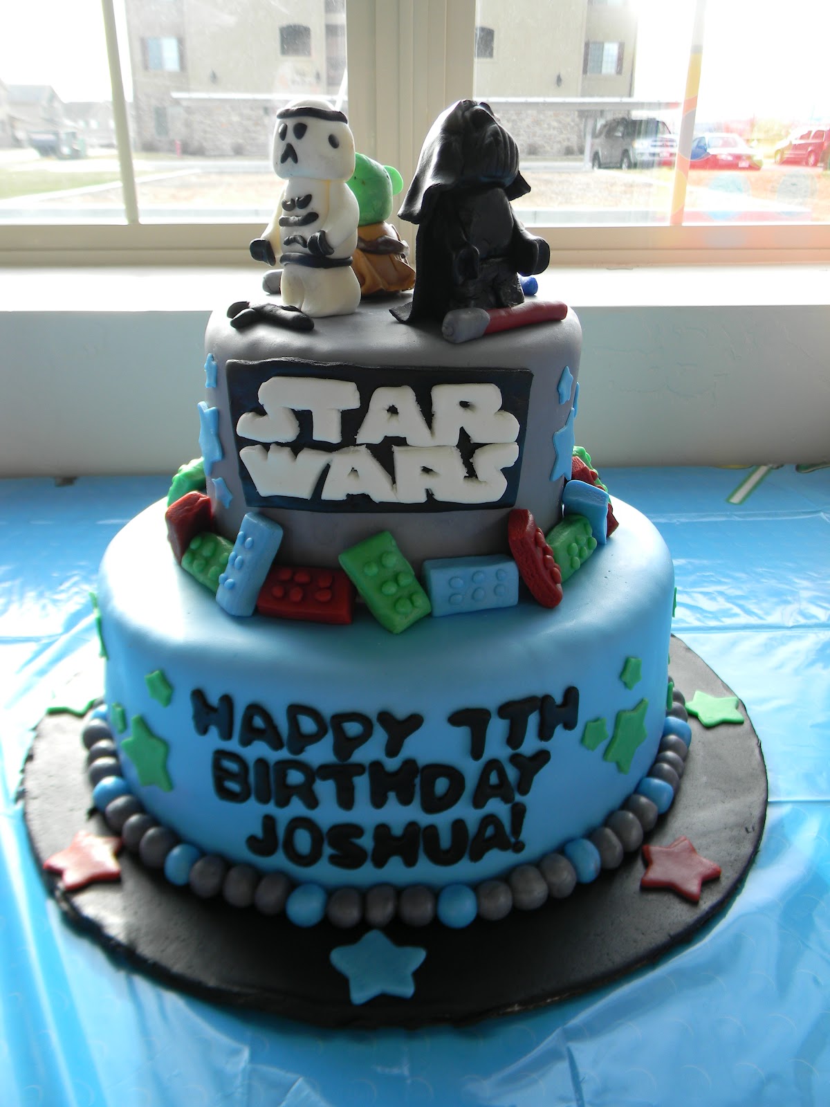 Jesicakes: Star Wars Lego Cake!