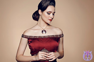 Look Classy with Light Jewelry Look Classy with Light Jewelry