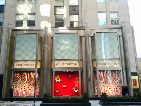 A Loja Louis Vuitton Em MicMichigan Ave No Centro Da Cidade Está