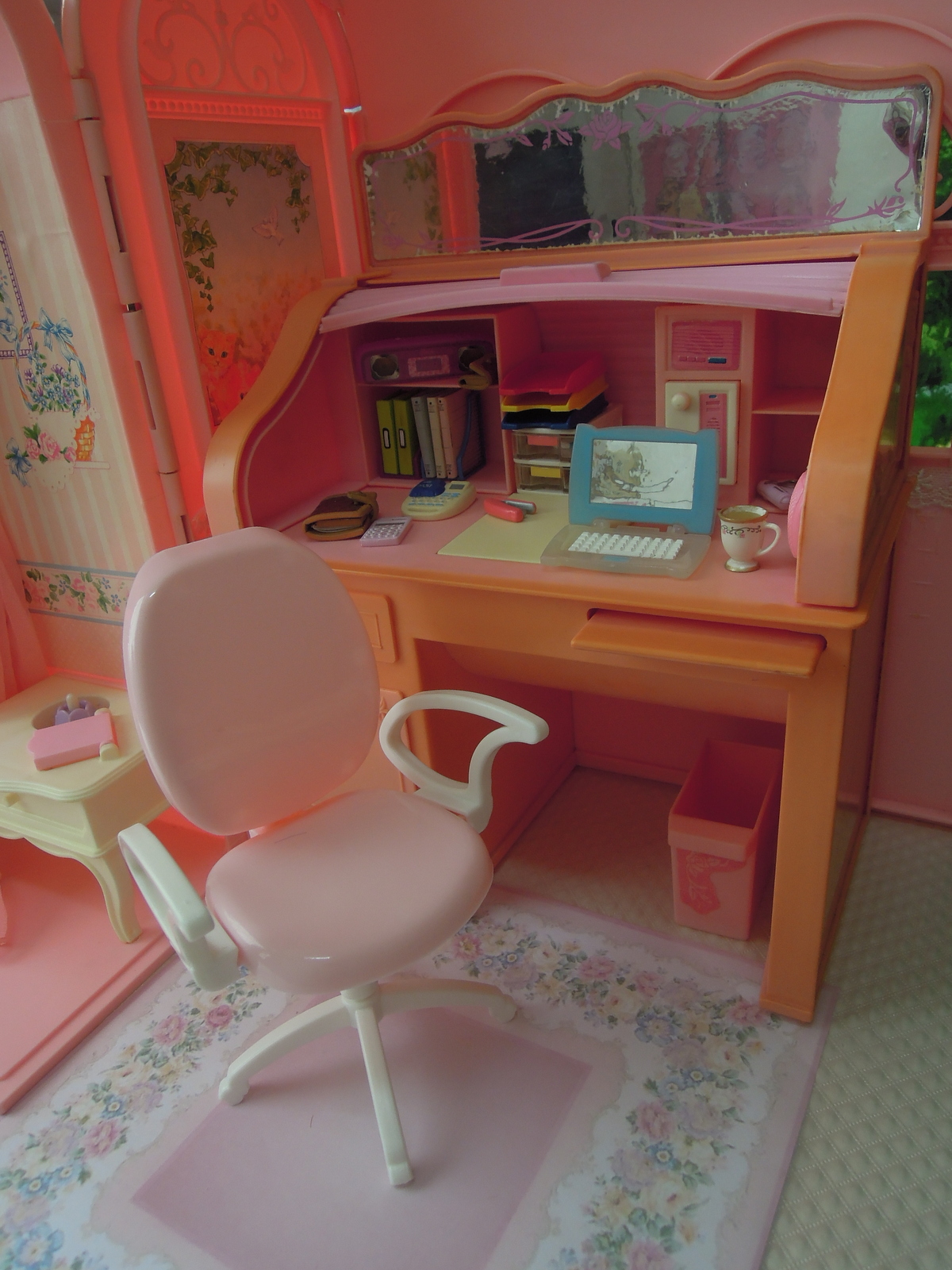 Just for fun ) ♛MATTEL 1988 Barbie Roll Top Desk & Barbie 芭比書桌及野餐芭比