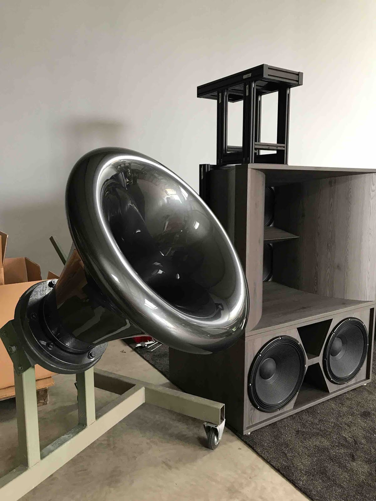 cessaro horn speakers