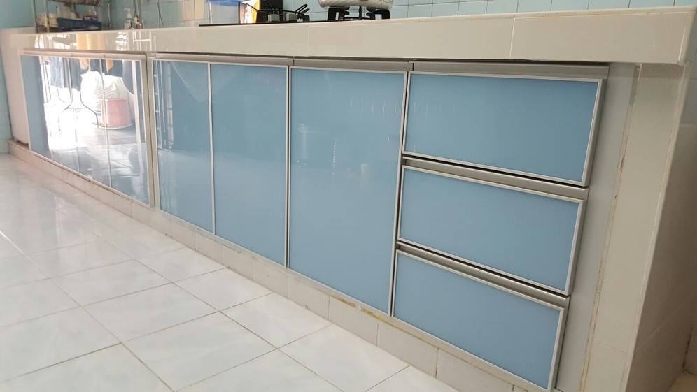 Kabinet Dapur Terus Dari Kilang Januari 2016 Kabinet Dapur Rumah Makcik Marhamah Ni Kami Menggunakan Warna Biru Agar Lain Sedikit Dari Yang Tak Pernah Pakai Lagi Namun Cantik