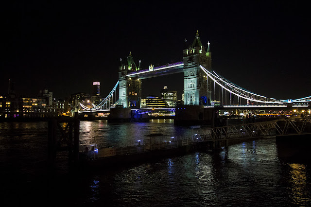 Tower bridge di notte-Londra