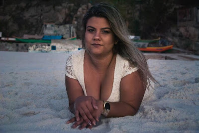 Jade Picon curte praia com Duda Santos, amiga do elenco de