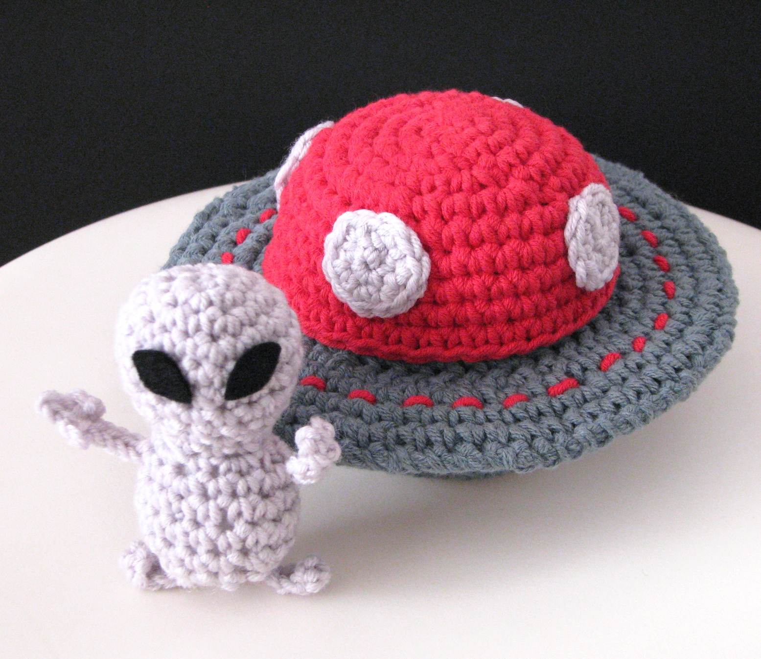 a-crochet-alien-its-craftyufo