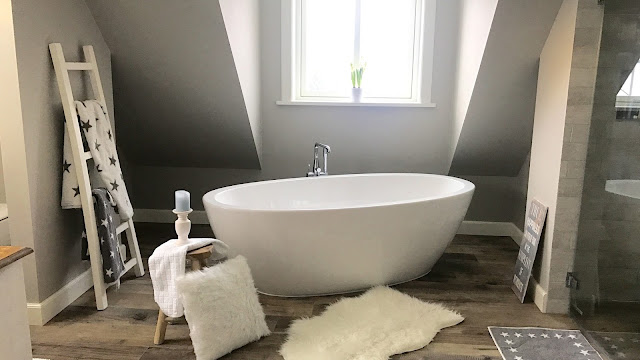 Badezimmer im Farmhouse und New England Stil - Beachhouse Living