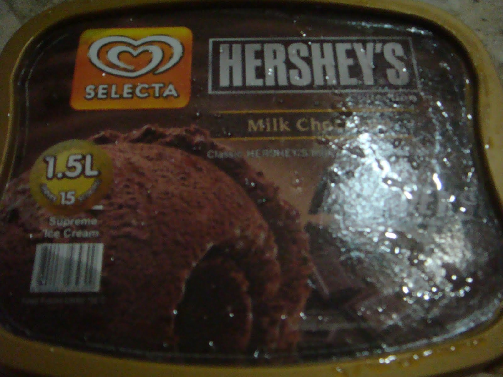 Kutsara at Tinidor Selecta Hershey's Milk Chocolate Ice Cream