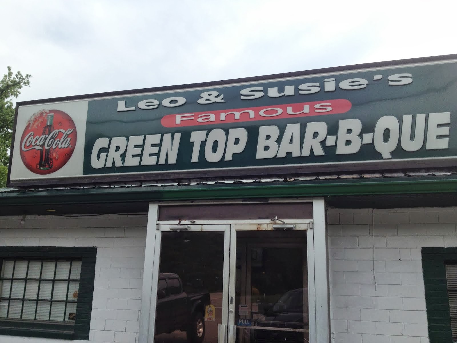 Perfectly Amusing Leo & Susie's green top BBQ Dora, AL