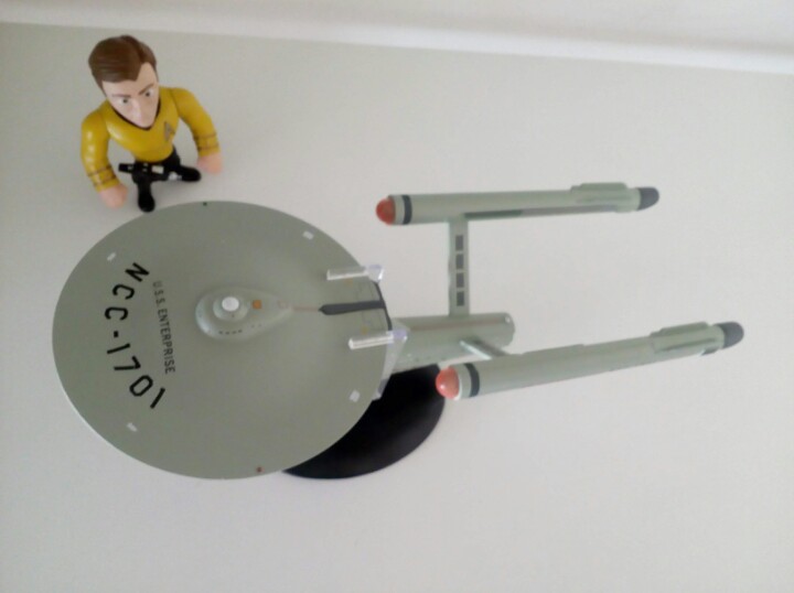 Naves oficiales de STAR TREK Magazine #1 USS Enterprise NCC 1701 D Eaglemoss.
