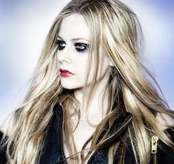 Alter The Press!: Avril Lavigne Performs 