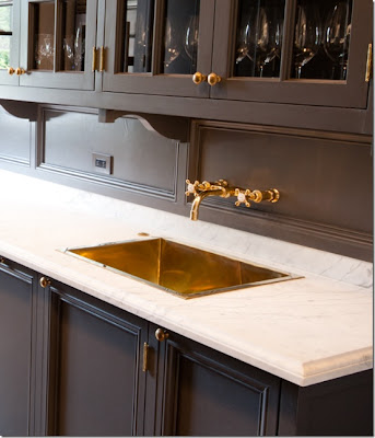 Decoración Dorada en la Cocina