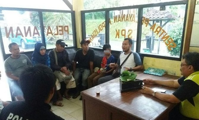 Duh Teganya, Bocah di Sukabumi Dituduh Mencuri Hingga Dihajar Massa, Padahal Begini Faktanya Duh Teganya, Bocah di Sukabumi Dituduh Mencuri Hingga Dihajar Massa, Padahal Begini Faktanya