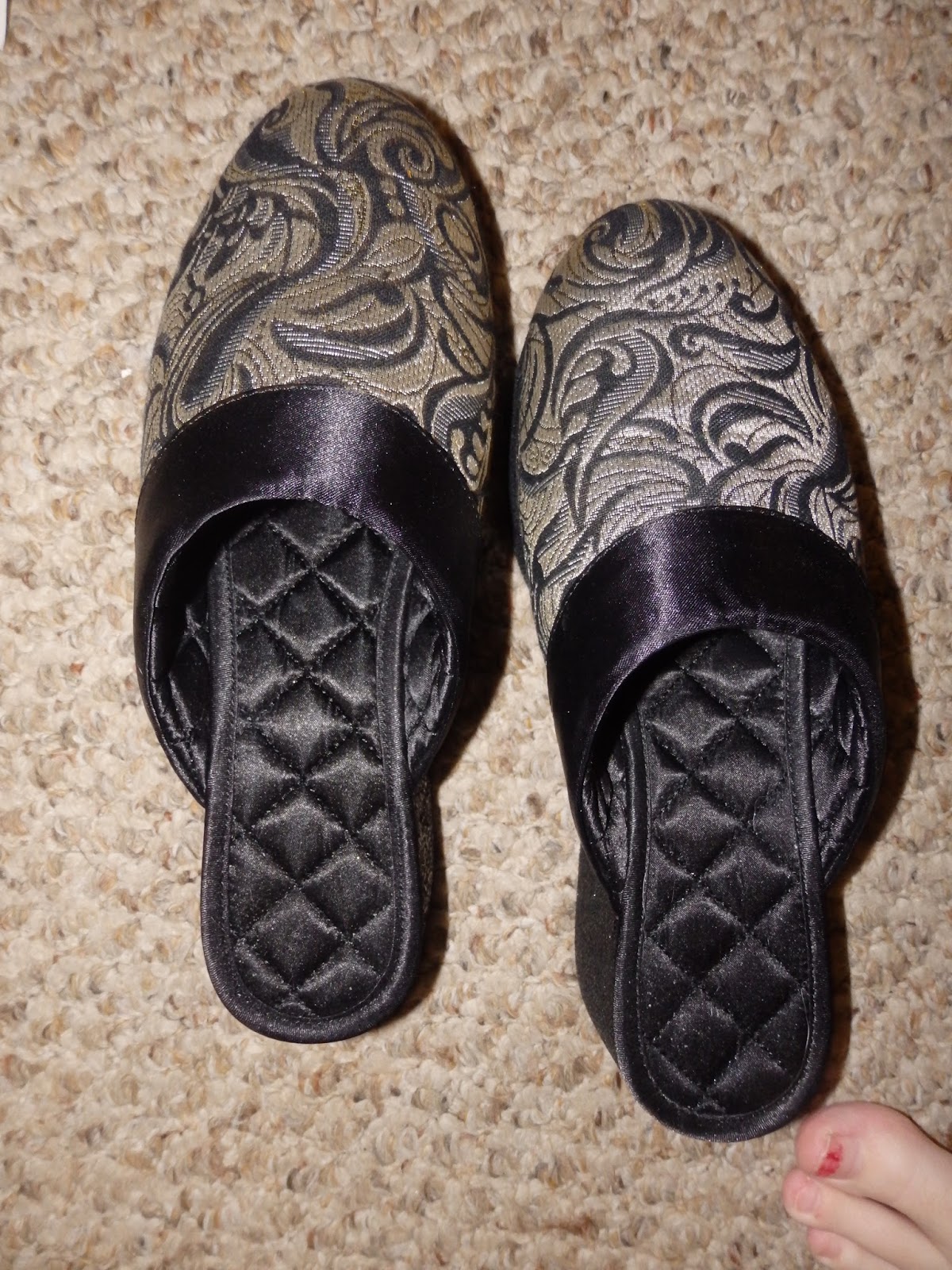 zullaz slippers review