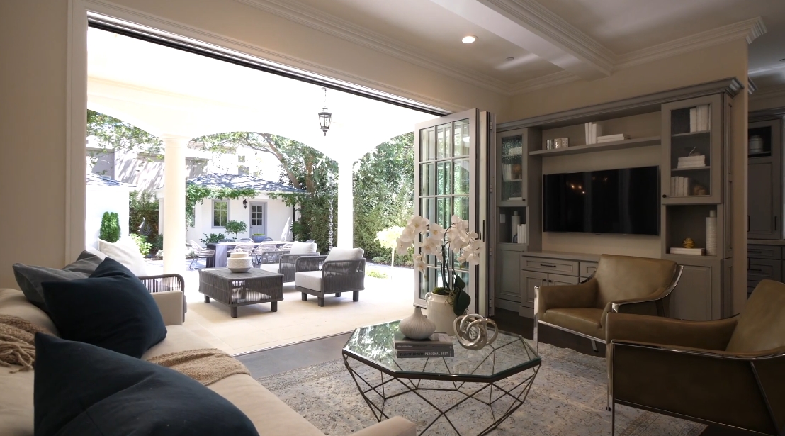 Tour 1501 Bryant St, Palo Alto, CA vs. 37 Interior Design Photos