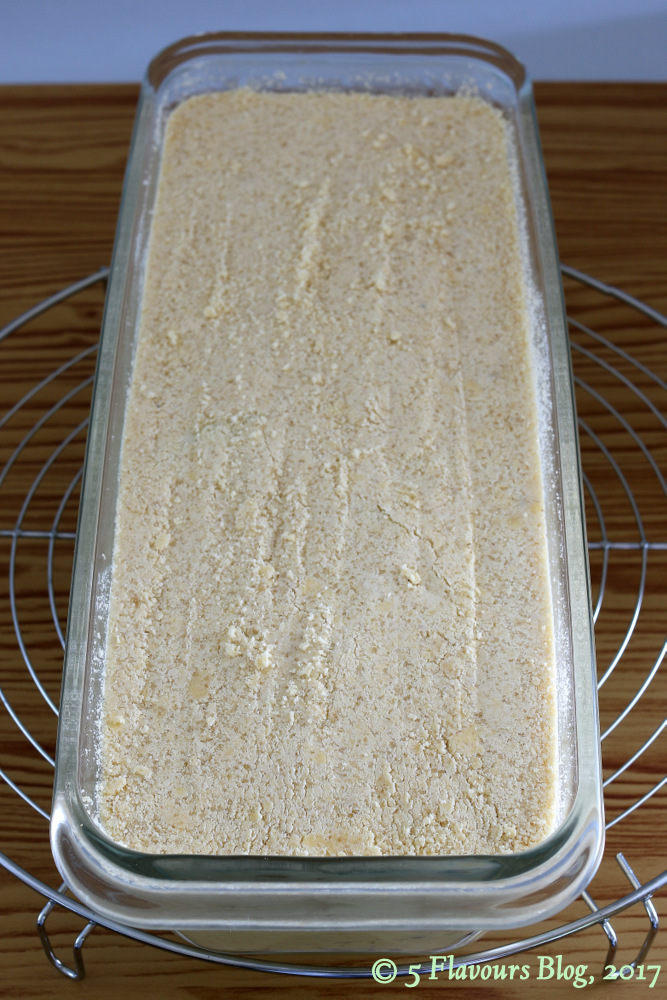 Dorset Apple Cake With Streusel Topping