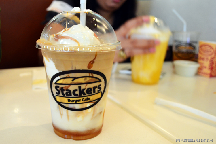 Stackers Burger Cafe Auss'm Caramel