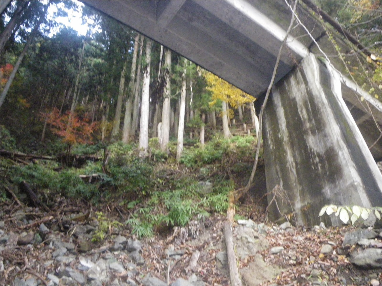 奥多摩 廃線跡を辿る 水根貨物線の廃線跡を奥多摩駅から奥多摩湖まで辿る 時空散歩