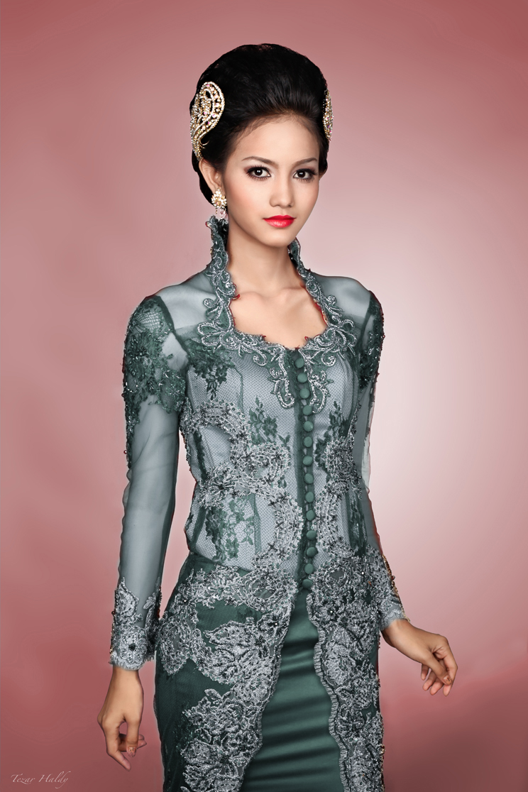 Model Kebaya Kartini Modern  related image with model 