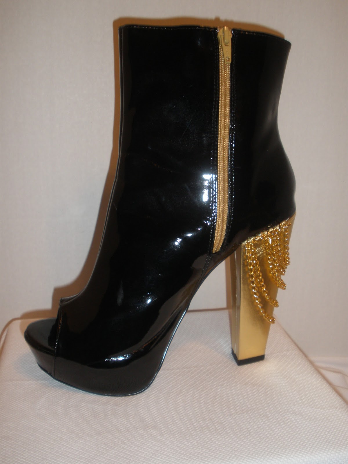 Shoe Lovers Closet: Highest Heel Collection Black Patent & Gold Heels ...