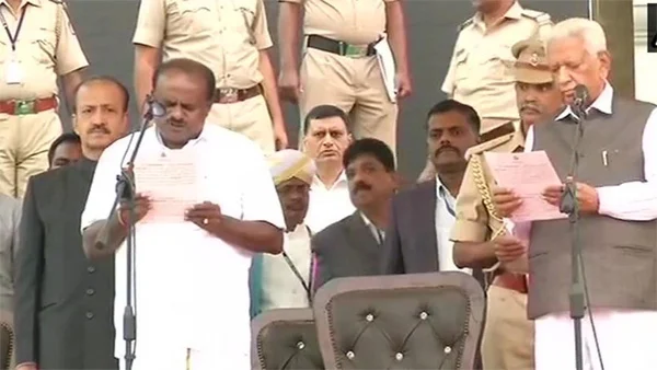 Karnataka LIVE: JD(S) leader HD Kumaraswamy takes oath as chief minister, Bangalore, News, Politics, Trending, Congress, Karnataka, National